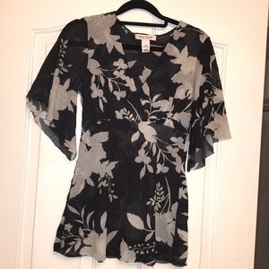 Great White House black market top